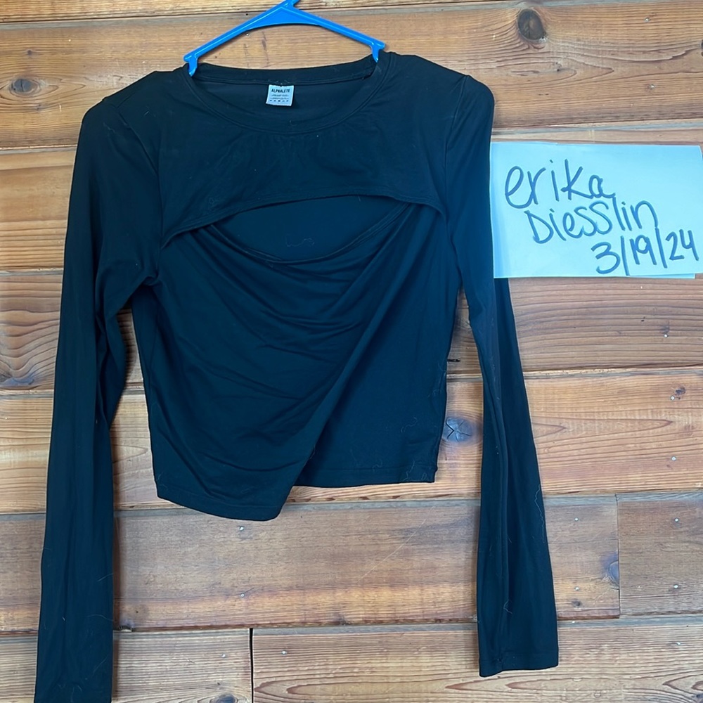 Alphalete Long Sleeve Keyhole front Shirt